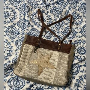 MYRA Tote